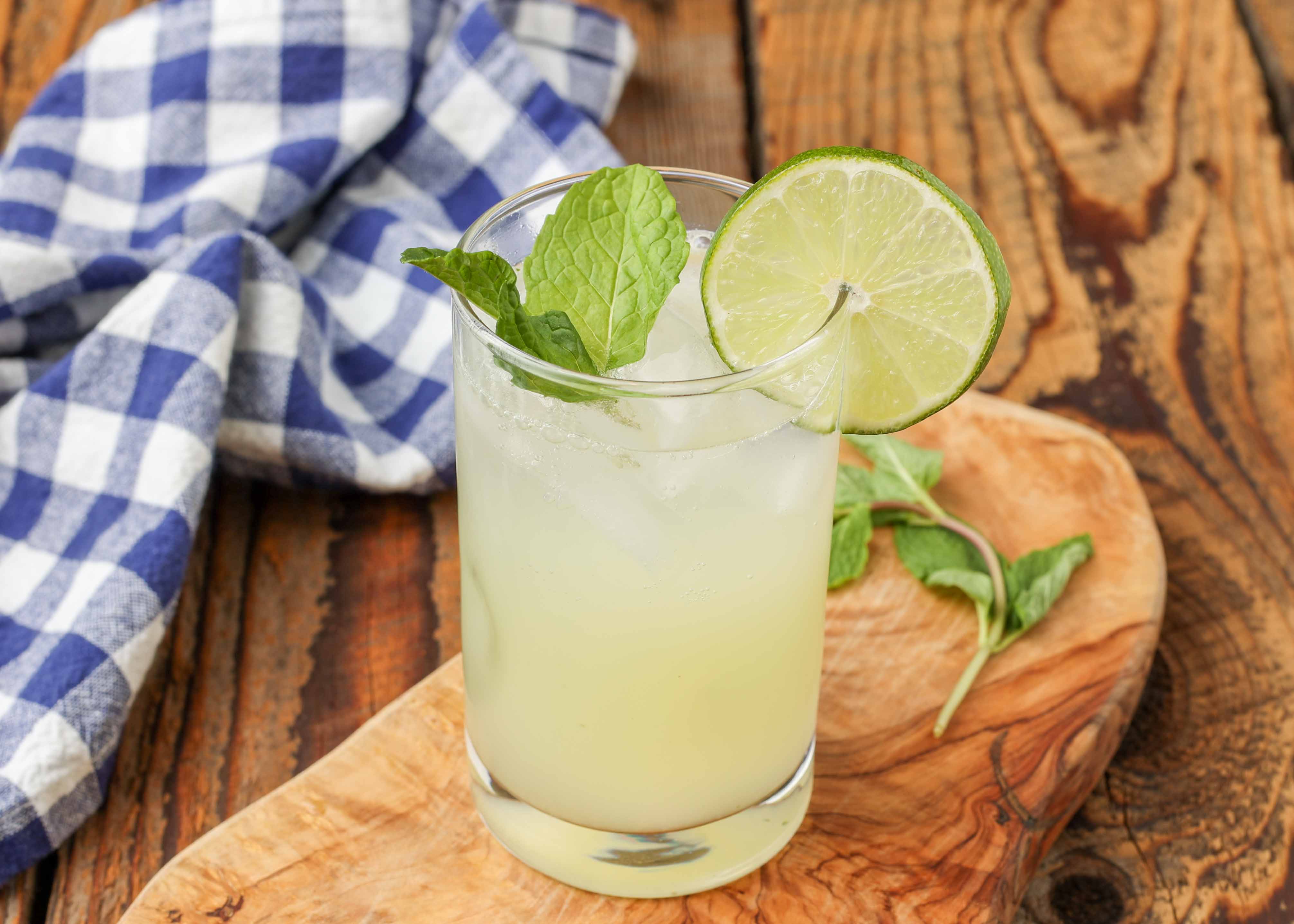 Craft the Best Mojito: Easy Recipes for One or a Pitcher